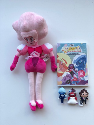 Illustration for article titled Steven Universe fans, we've got a special Heart Of The Crystal Gems bundle for you
